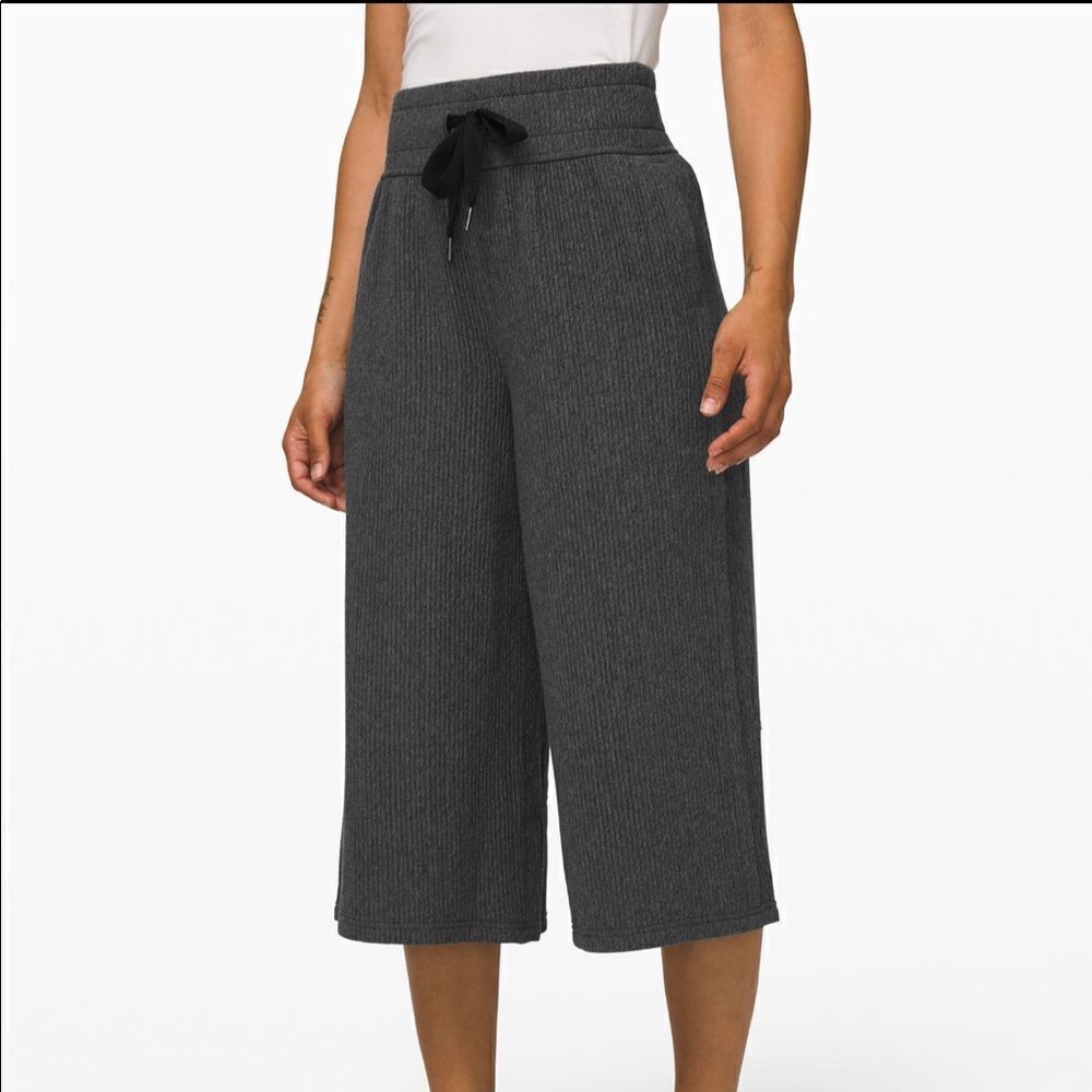 New LULULEMON Retreat Yourself Crop Pant Gray 6